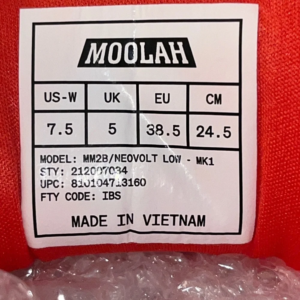 Moolah Kicks Neovolt Low Women’s Basketball Sneakers Size 7.5 Aqua Red NIB